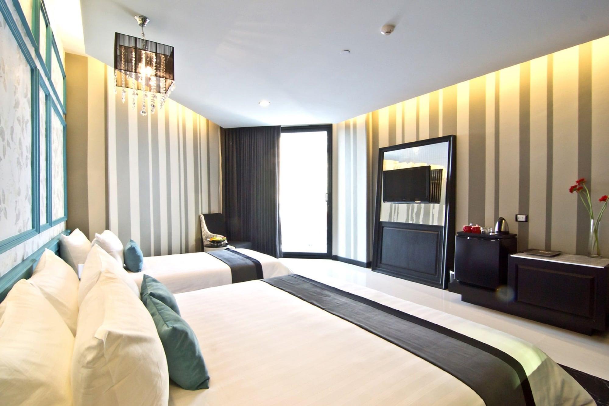 Tsix5 Quarter Hotel Pattaya Exterior photo