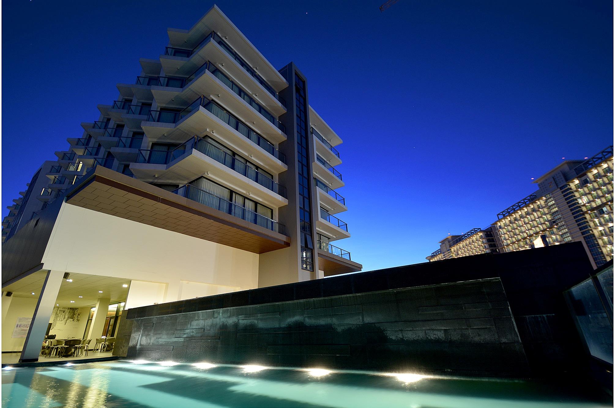 Tsix5 Quarter Hotel Pattaya Exterior photo